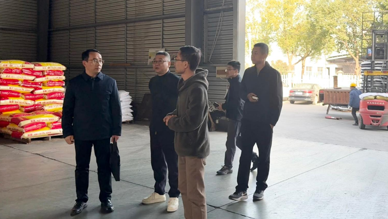 省發(fā)改委、省供銷社領(lǐng)導(dǎo)赴惠多利檢查指導(dǎo)化肥儲備工作