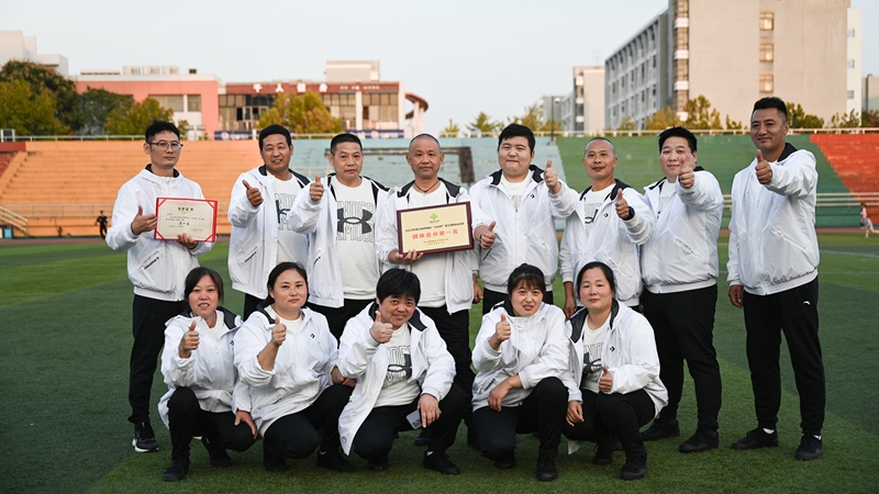 3、拔河比賽勇奪第一_副本.jpg