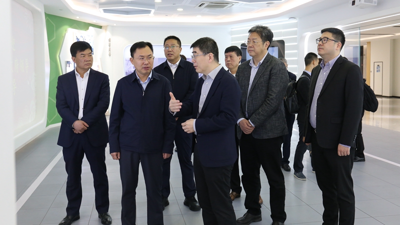 蘭州市委常委、副市長胡俊鋒到訪明日控股